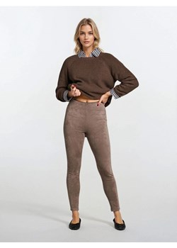 Sinsay - Legginsy z imitacji zamszu - brązowy ze sklepu Sinsay w kategorii Spodnie damskie - zdjęcie 186385750