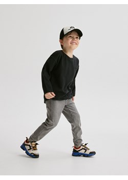 Reserved - Legginsy z efektem sprania - jasnoszary ze sklepu Reserved w kategorii Spodnie chłopięce - zdjęcie 186388312