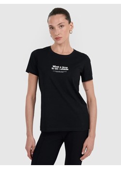 Damski t-shirt z nadrukiem 4F 4FWAW25TTSHF2322 - czarny ze sklepu Sportstylestory.com w kategorii Bluzki damskie - zdjęcie 186395953
