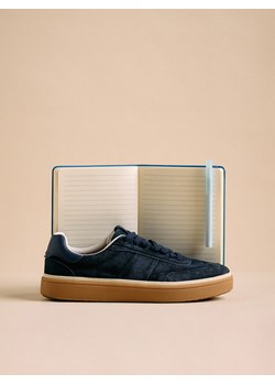 Reserved - Zamszowe sneakersy - granatowy ze sklepu Reserved w kategorii Buty sportowe męskie - zdjęcie 186405932