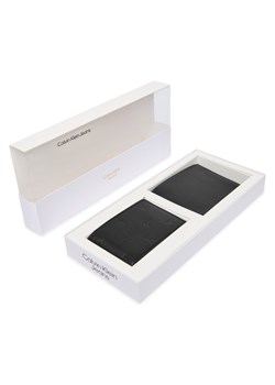 Calvin Klein Jeans Zestaw portfel i etui na karty Gift Bifold Aop K50K512100 Czarny ze sklepu MODIVO w kategorii Portfele męskie - zdjęcie 186427234