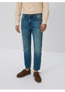 Reserved - Jeansy carrot slim z efektem sprania - indigo jeans ze sklepu Reserved w kategorii Jeansy męskie - zdjęcie 186432212