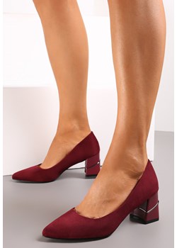 Bordowe Czółenka z Imitacji Zamszu na Słupku z Metaliczną Wstawką Piarra ze sklepu born2be.pl w kategorii Czółenka - zdjęcie 186433683