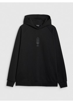Męska bluza dresowa nierozpinana z kapturem 4F 4FRSS25TSWSM2111 - czarna ze sklepu Sportstylestory.com w kategorii Bluzy męskie - zdjęcie 186441034