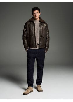 Reserved - Jeansy chino slim fit - granatowy ze sklepu Reserved w kategorii Jeansy męskie - zdjęcie 186444874