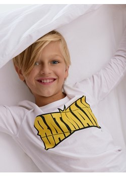 Reserved - Bawełniana piżama Batman - biały - id: 594GP-00X - marki Reserved - 186445260 Reserved - Bawełniana piżama Batman - biały ze sklepu Reserved w kategorii Piżamy dziecięce - zdjęcie 186445260