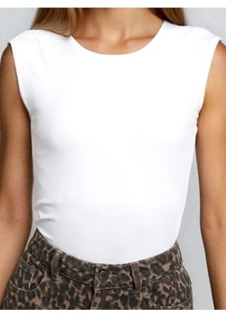 Sinsay - Body bez rękawów - kremowy - id: 753EU-01X - marki Sinsay - 186447370 Sinsay - Body bez rękawów - kremowy ze sklepu Sinsay w kategorii Bluzki damskie - zdjęcie 186447370