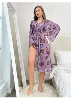 Fioletowy szlafrok damski w kwiaty - Fioletowy S ze sklepu Intimica.pl w kategorii Szlafroki damskie - zdjęcie 186455243
