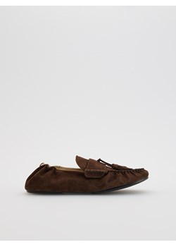 Reserved - Zamszowe loafersy - ciemnobrązowy ze sklepu Reserved w kategorii Mokasyny damskie - zdjęcie 186464620