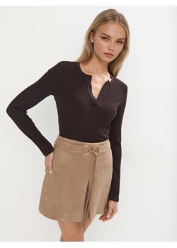 Mohito - Czekoladowy longsleeve - ciemnobrązowy ze sklepu Mohito w kategorii Bluzki damskie - zdjęcie 186469974