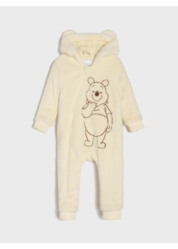 Sinsay - Kombinezon z kapturem Winnie the Pooh - kremowy ze sklepu Sinsay w kategorii Kombinezony i kurtki - zdjęcie 186480583