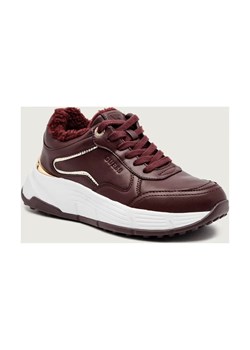 Guess Sneakersy FARREA | shearling ze sklepu Gomez Fashion Store w kategorii Buty sportowe damskie - zdjęcie 186490132