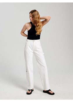 Sinsay - Jeansy straight low waist - kremowy ze sklepu Sinsay w kategorii Jeansy damskie - zdjęcie 186495421
