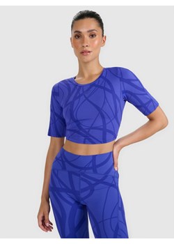 Damski crop top treningowy 4F 4FWAW25TFTSF1520 - niebieski ze sklepu Sportstylestory.com w kategorii Bluzki damskie - zdjęcie 186503051