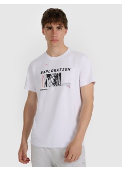 Męski t-shirt z nadrukiem 4F 4FWAW25TTSHM3130 - biały ze sklepu Sportstylestory.com w kategorii T-shirty męskie - zdjęcie 186503064