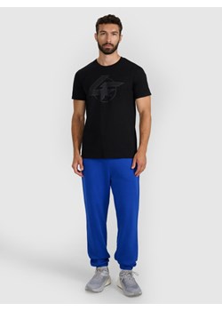 Męski t-shirt z nadrukiem 4F 4FWAW25TTSHM3133 - czarny ze sklepu Sportstylestory.com w kategorii T-shirty męskie - zdjęcie 186503123