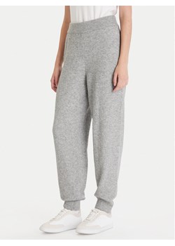 Calvin Klein Underwear Spodnie dresowe LV00QS7569 Szary Regular Fit ze sklepu MODIVO w kategorii Spodnie damskie - zdjęcie 186525443