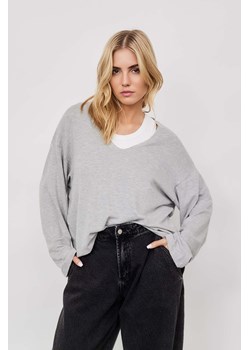 LONGSLEEVE DAMSKI LOGAN V LIGHT GREY - id: 7481 - marki Jemiol - 186535450 LONGSLEEVE DAMSKI LOGAN V LIGHT GREY ze sklepu Jemiol w kategorii Bluzki damskie - zdjęcie 186535450