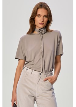 T-SHIRT DAMSKI MOLLY TAUPE - id: 8294 - marki Jemiol - 186538634 T-SHIRT DAMSKI MOLLY TAUPE ze sklepu Jemiol w kategorii Bluzki damskie - zdjęcie 186538634
