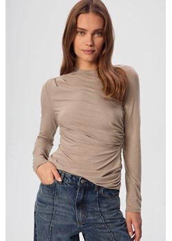 LONGSLEEVE DAMSKI CHIARA BEIGE - id: 8302 - marki Jemiol - 186538860 LONGSLEEVE DAMSKI CHIARA BEIGE ze sklepu Jemiol w kategorii Bluzki damskie - zdjęcie 186538860