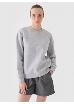 Damska bluza nierozpinana bez kaptura Outhorn OTHWAW24TSWSF1682 - szara ze sklepu Sportstylestory.com w kategorii Bluzy damskie - zdjęcie 186540322