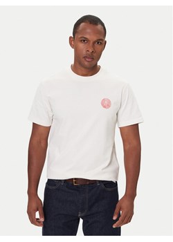 Mustang T-Shirt Akron 1016869 Écru Relaxed Fit ze sklepu MODIVO w kategorii T-shirty męskie - zdjęcie 186544224