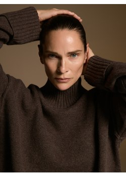 Reserved - Wełniany sweter z golfem - ciemnobrązowy ze sklepu Reserved w kategorii Swetry damskie - zdjęcie 186547583