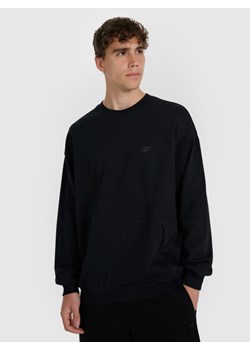 Męska bluza nierozpinana bez kaptura 4F 4FWAW25TSWSM1924 - czarna ze sklepu Sportstylestory.com w kategorii Bluzy męskie - zdjęcie 186558272