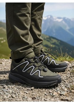 Sinsay - Sportowe buty z elastycznymi sznurówkami - zielony ze sklepu Sinsay w kategorii Buty sportowe męskie - zdjęcie 186592194