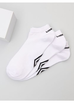 Sinsay - Skarpetki 3 pack Umbro - biały ze sklepu Sinsay w kategorii Skarpetki męskie - zdjęcie 186597193