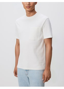 Reserved - Strukturalny t-shirt comfort fit - złamana biel ze sklepu Reserved w kategorii T-shirty męskie - zdjęcie 186599241