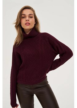 Sweter z golfem burgundowy ze sklepu Moodo.pl w kategorii Swetry damskie - zdjęcie 186640894