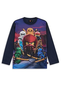 LEGO Bluzka Ninjago 11010889 Granatowy Regular Fit ze sklepu MODIVO w kategorii T-shirty chłopięce - zdjęcie 186644503