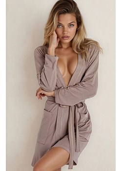 Krótki szlafrok damski z wiskozy mokka Ines, Kolor cappuccino, Rozmiar S, DKaren - id: 73794 - marki DKAREN - 186648834 Krótki szlafrok damski z wiskozy mokka Ines, Kolor cappuccino, Rozmiar S, DKaren ze sklepu Intymna w kategorii Szlafroki damskie - zdjęcie 186648834