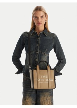 Marc Jacobs Torebka H006L01RE22 Brązowy - id: 0196611168762 - marki Marc Jacobs - 186655402 Marc Jacobs Torebka H006L01RE22 Brązowy ze sklepu MODIVO w kategorii Torebki damskie - zdjęcie 186655402