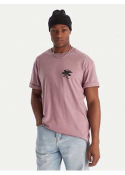 Quiksilver T-Shirt Elderberry EQYZT08200 Fioletowy Regular Fit ze sklepu MODIVO w kategorii T-shirty męskie - zdjęcie 186655513