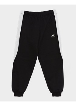NIKE SPODNIE K NIKE AIR FLC JOGGER ze sklepu JD Sports  w kategorii Spodnie chłopięce - zdjęcie 186659520