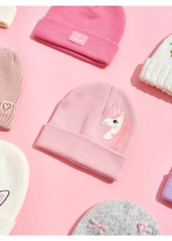 Sinsay - Czapka beanie z nadrukiem jednorożca - różowy - id: 092FG-03X - marki Sinsay - 186665382 Sinsay - Czapka beanie z nadrukiem jednorożca - różowy ze sklepu Sinsay w kategorii Czapki dziecięce - zdjęcie 186665382