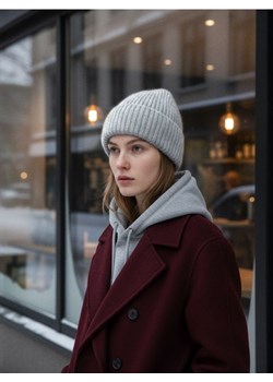 Sinsay - Prążkowana czapka beanie - szary - id: 762FG-09M - marki Sinsay - 186665820 Sinsay - Prążkowana czapka beanie - szary ze sklepu Sinsay w kategorii Czapki zimowe damskie - zdjęcie 186665820