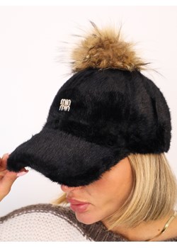 CZAPKA FUTRZANA Z NAPISEM MIN MIN I ODPINANYM POMPONEM- CZARNY ze sklepu olika.com.pl w kategorii Czapki z daszkiem damskie - zdjęcie 186669440