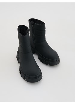 Reserved - Ocieplane botki z imitacji skóry - czarny ze sklepu Reserved w kategorii Buty zimowe dziecięce - zdjęcie 186673183