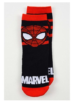 Spiderman Skarpety antypoślizgowe &quot;Spider-Man&quot; w kolorze czerwono-czarnym ze sklepu Limango Polska w kategorii Skarpetki dziecięce - zdjęcie 186675964