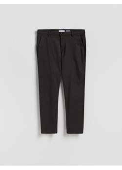 Reserved - Spodnie chino slim fit - ciemnobrązowy - id: 262BK-89P - marki Reserved - 186694042 Reserved - Spodnie chino slim fit - ciemnobrązowy ze sklepu Reserved w kategorii Spodnie męskie - zdjęcie 186694042