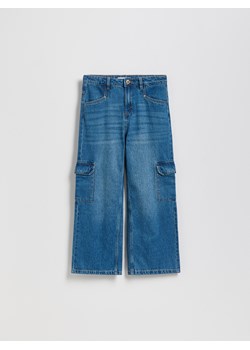Reserved - Jeansy wide leg z kieszeniami cargo - niebieski ze sklepu Reserved w kategorii Spodnie dziewczęce - zdjęcie 186698694