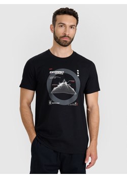 Męski t-shirt z nadrukiem 4F 4FWAW25TTSHM3120 - czarny ze sklepu Sportstylestory.com w kategorii T-shirty męskie - zdjęcie 186703181