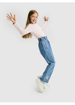Reserved - Jeansy baggy z haftem - niebieski - id: 799FF-55J - marki Reserved - 186708132 Reserved - Jeansy baggy z haftem - niebieski ze sklepu Reserved w kategorii Spodnie dziewczęce - zdjęcie 186708132