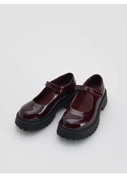 Reserved - Lakierowane loafersy - mahoniowy ze sklepu Reserved w kategorii Półbuty dziecięce - zdjęcie 186712394