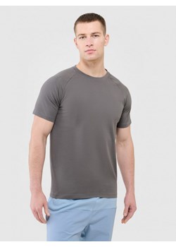 Męski t-shirt basic  Outhorn OTHWAW24TTSHM2378 - szary ze sklepu Sportstylestory.com w kategorii T-shirty męskie - zdjęcie 186715203