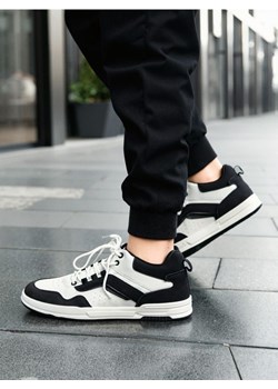 Sinsay - Sneakersy z imitacji skóry - biały ze sklepu Sinsay w kategorii Buty zimowe męskie - zdjęcie 186720290