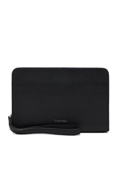 Saszetka Calvin Klein LV04D1153G Czarny - id: 8721224846916 - marki Calvin Klein - 186723110 Saszetka Calvin Klein LV04D1153G Czarny ze sklepu eobuwie.pl w kategorii Saszetki - zdjęcie 186723110